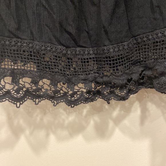 Black top - Picture 4 of 4